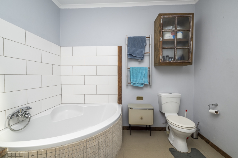 5 Bedroom Property for Sale in Rouxville Western Cape